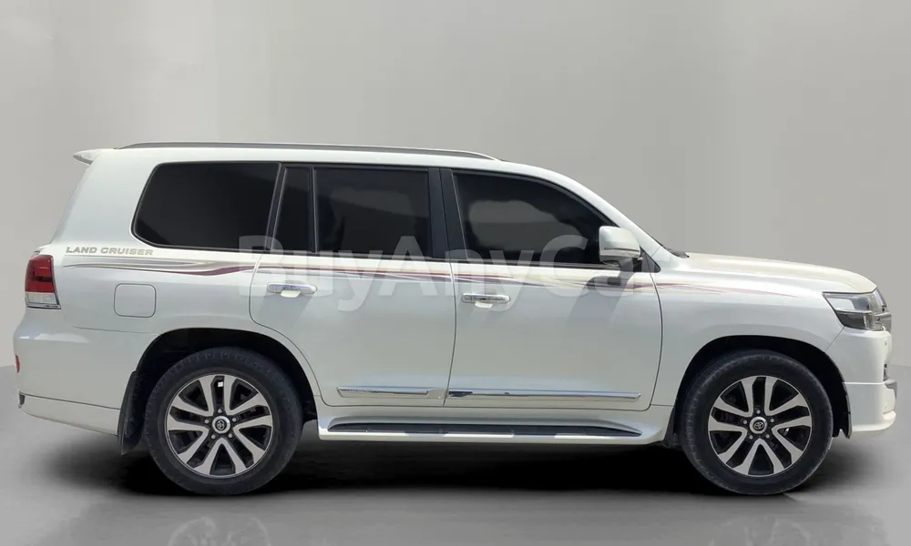 Vehicle photo 4
