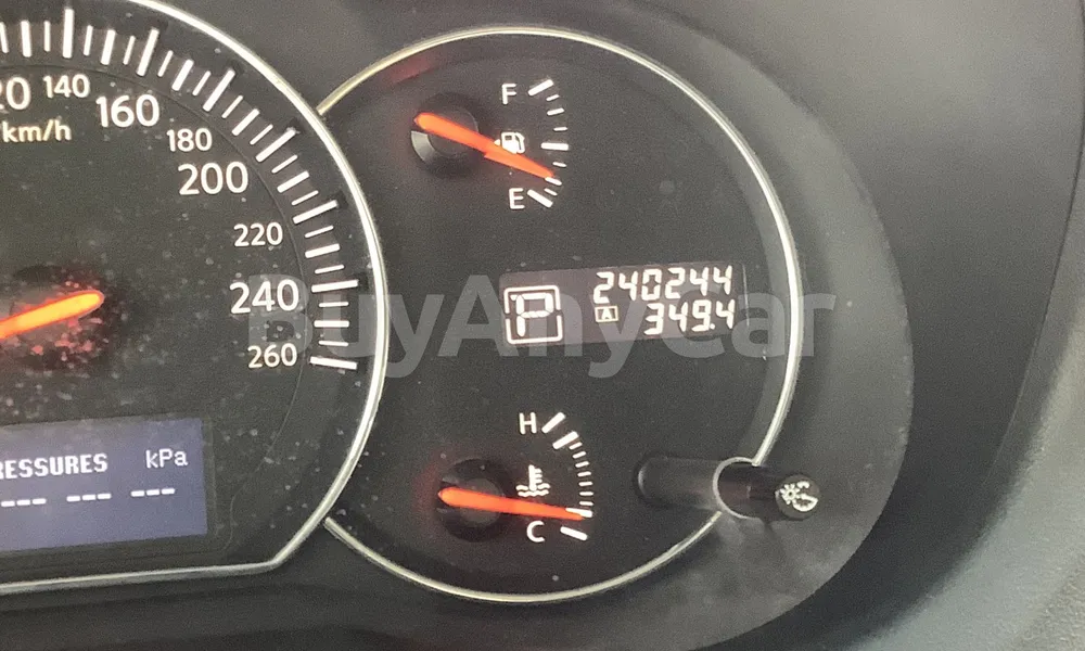 Vehicle photo 9