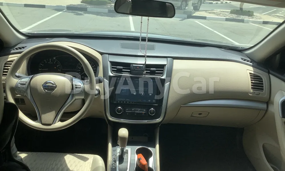 Vehicle photo 8