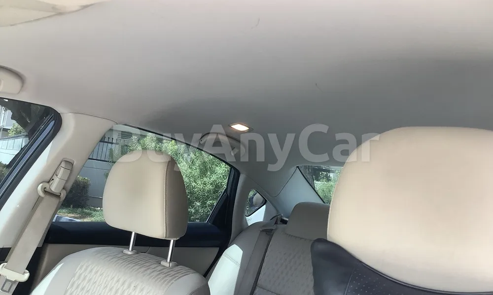 Vehicle photo 9