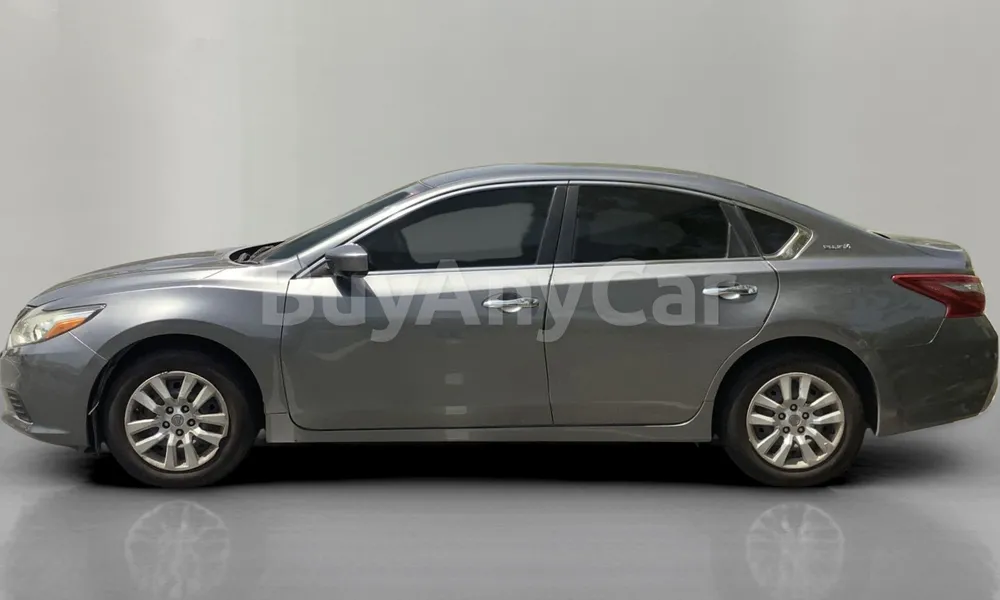 Vehicle photo 3