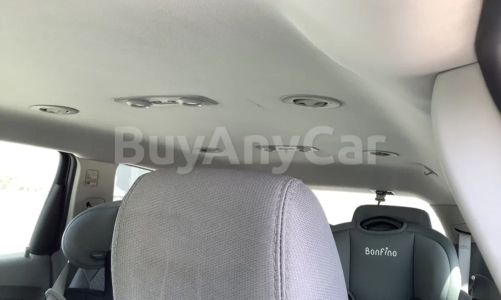Vehicle photo 8