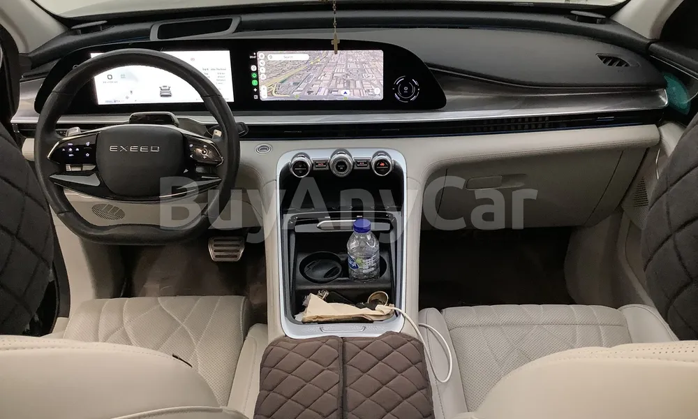 Vehicle photo 8