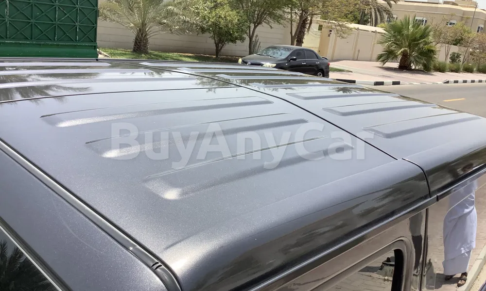 Vehicle photo 6