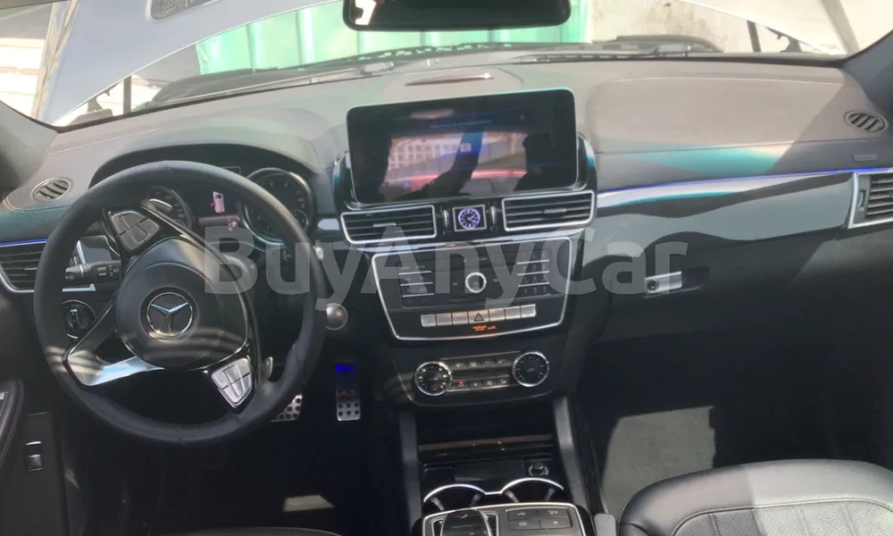 Vehicle photo 8