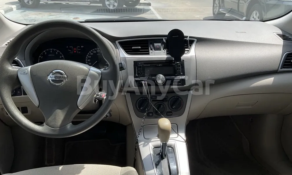 Vehicle photo 8