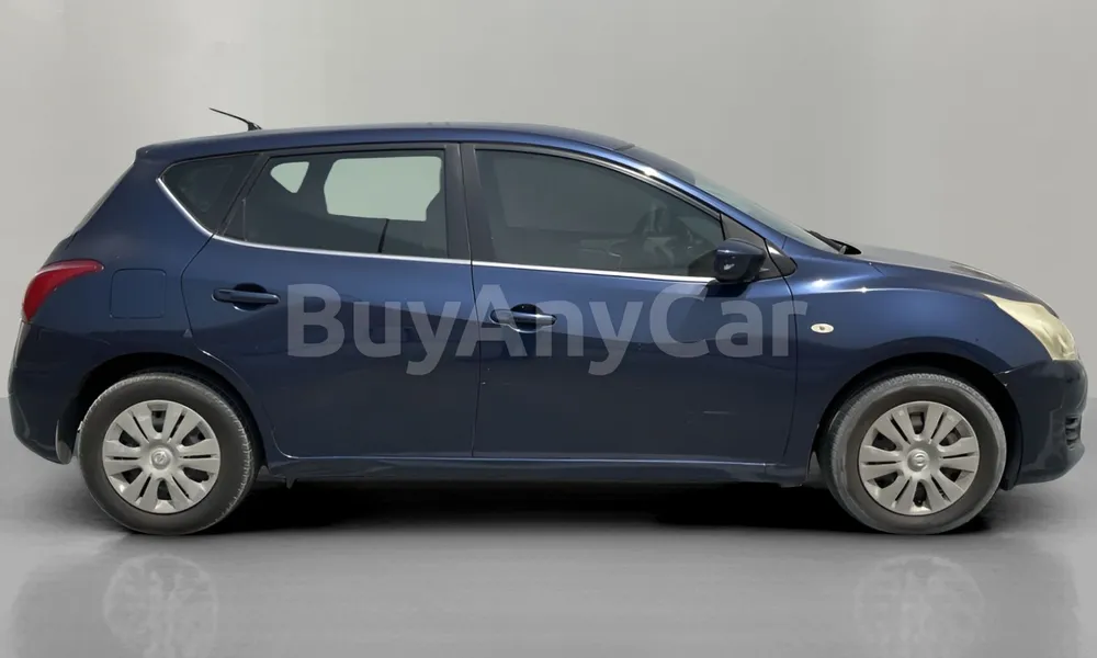 Vehicle photo 3