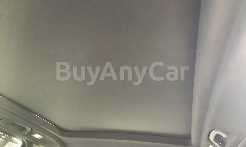 Vehicle photo 9