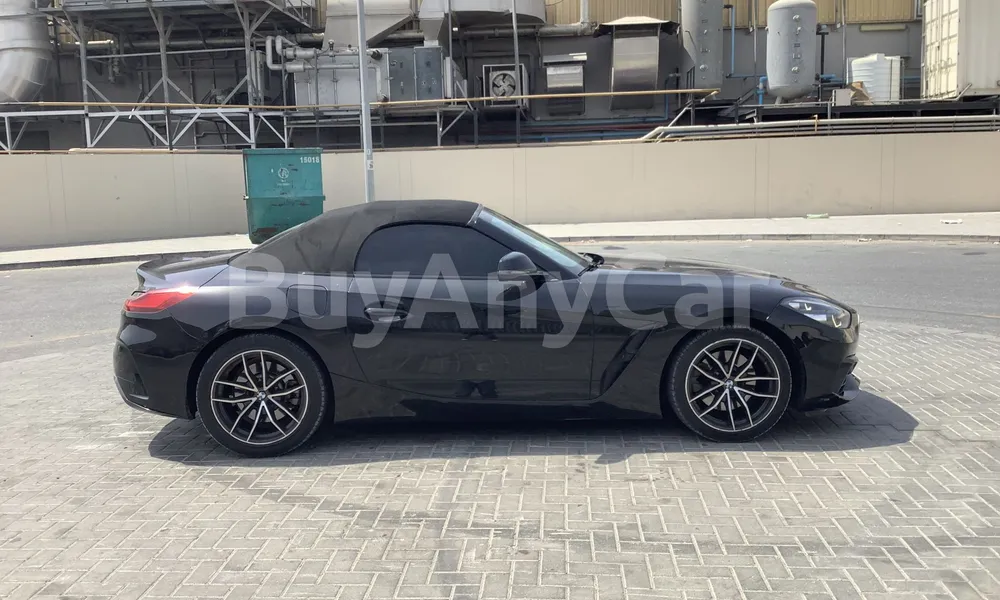 Vehicle photo 3