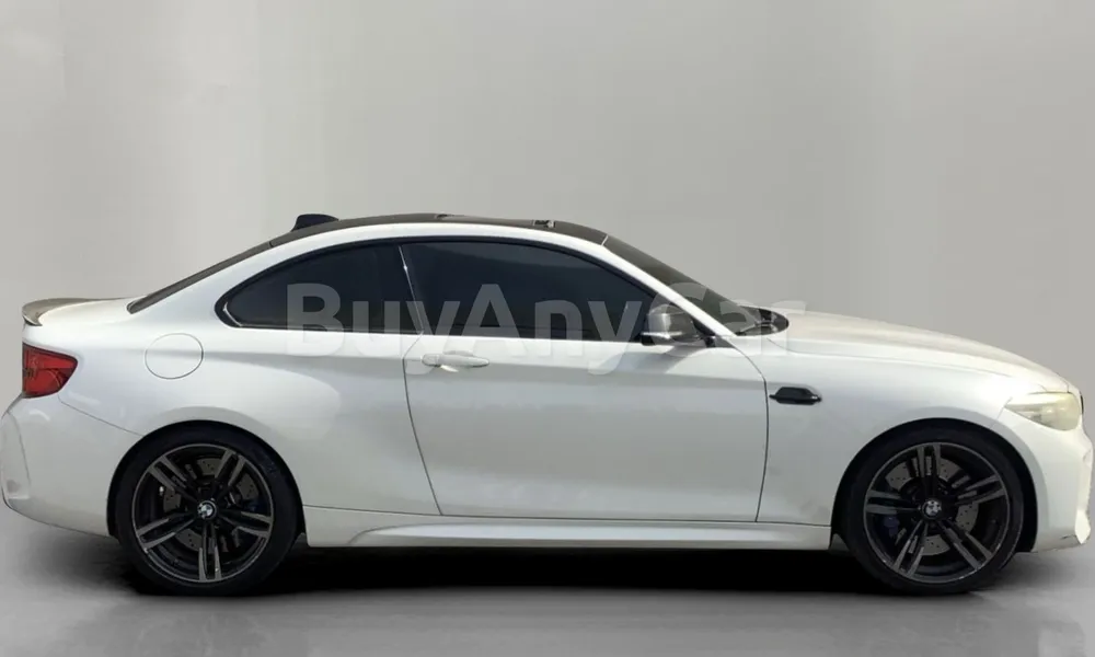 Vehicle photo 3