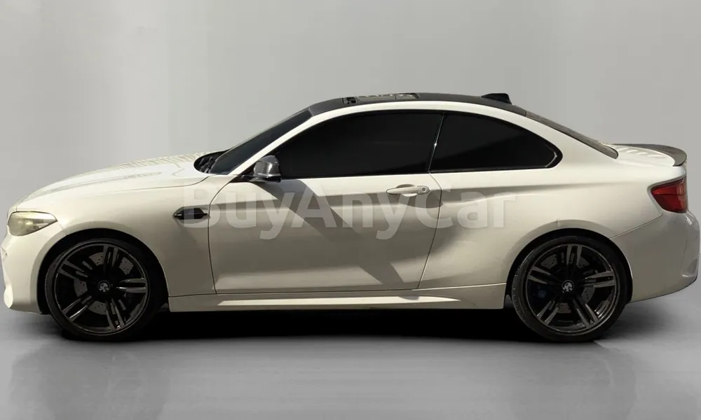 Vehicle photo 4