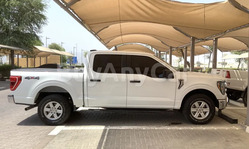 Vehicle photo 6