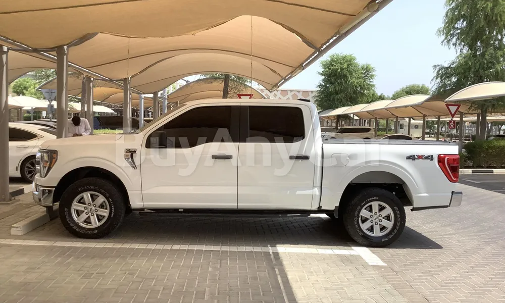 Vehicle photo 4