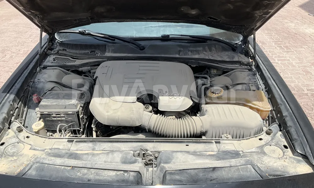 Vehicle photo 6