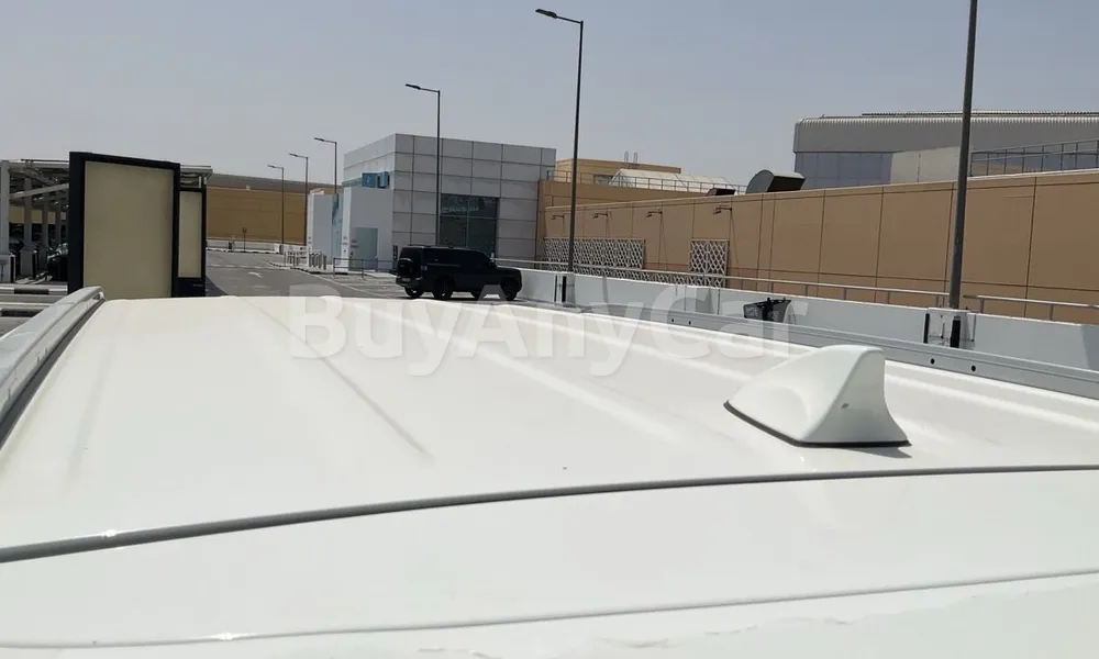 Vehicle photo 4