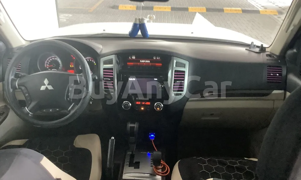Vehicle photo 7