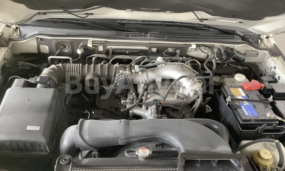 Vehicle photo 6