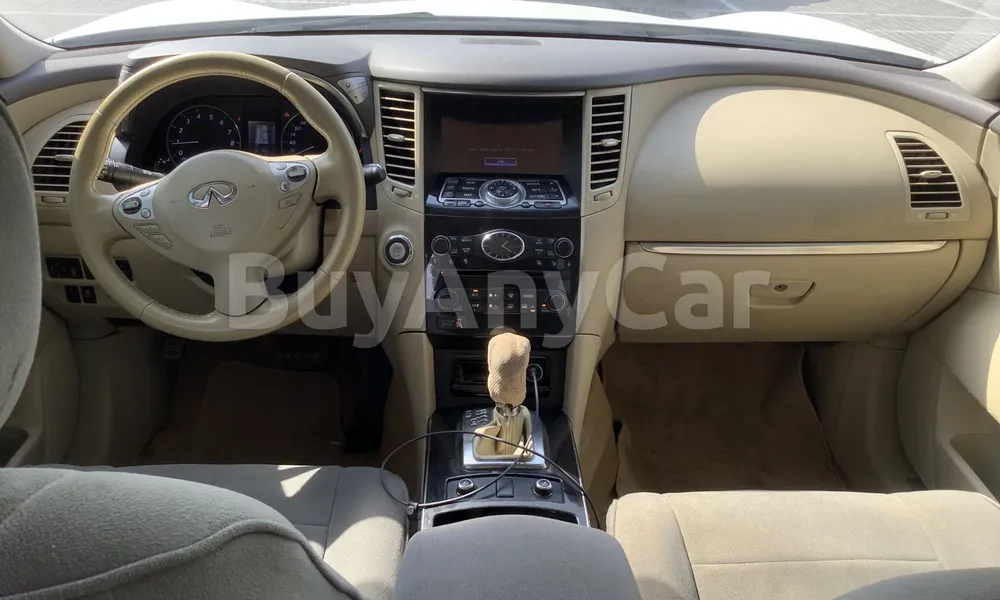 Vehicle photo 9