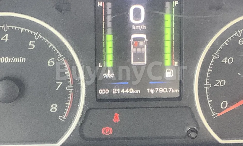 Vehicle photo 7