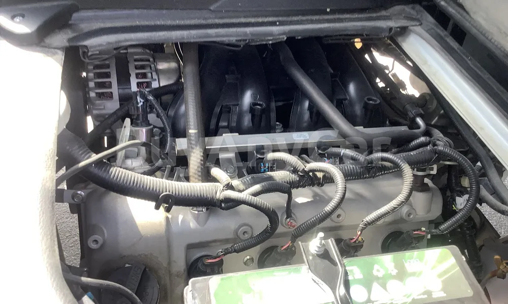 Vehicle photo 6