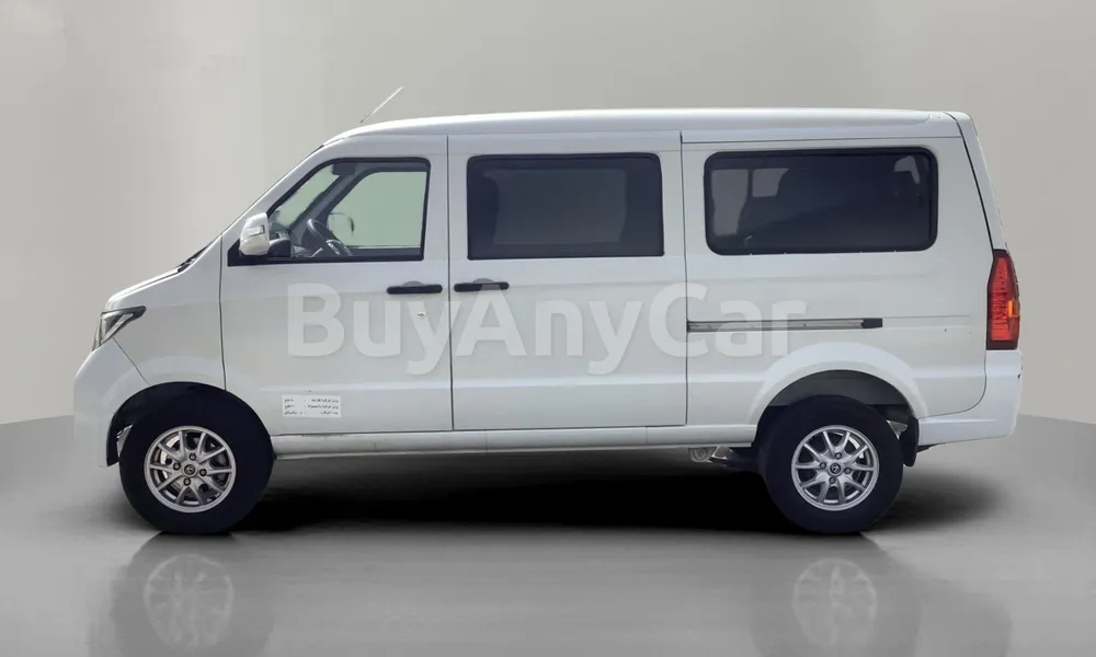 Vehicle photo 4