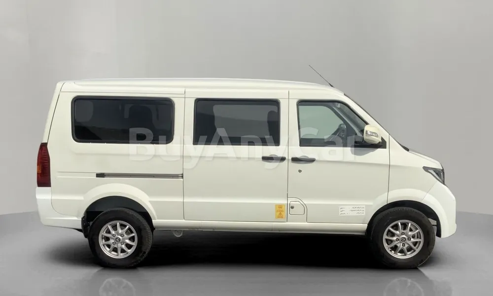 Vehicle photo 3