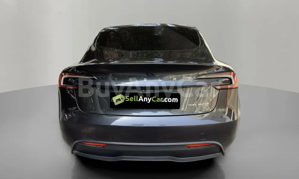 Vehicle photo 2