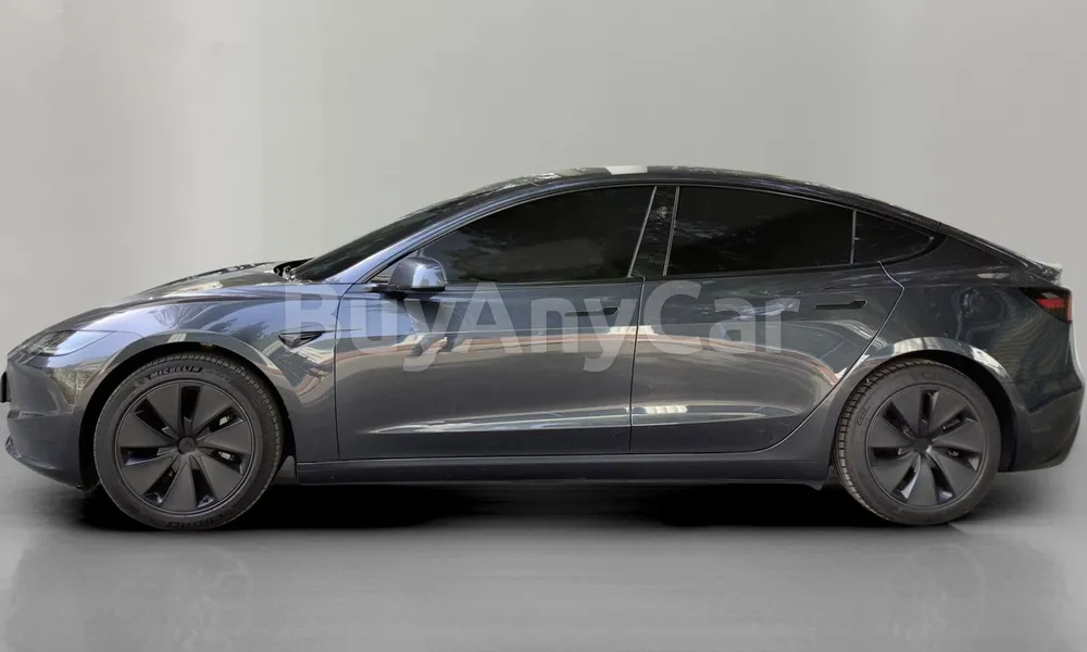 Vehicle photo 4