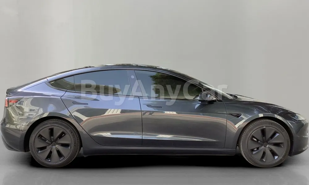Vehicle photo 3