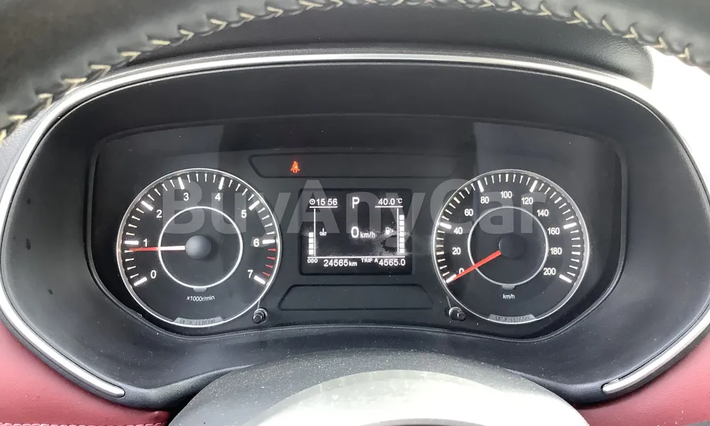 Vehicle photo 7