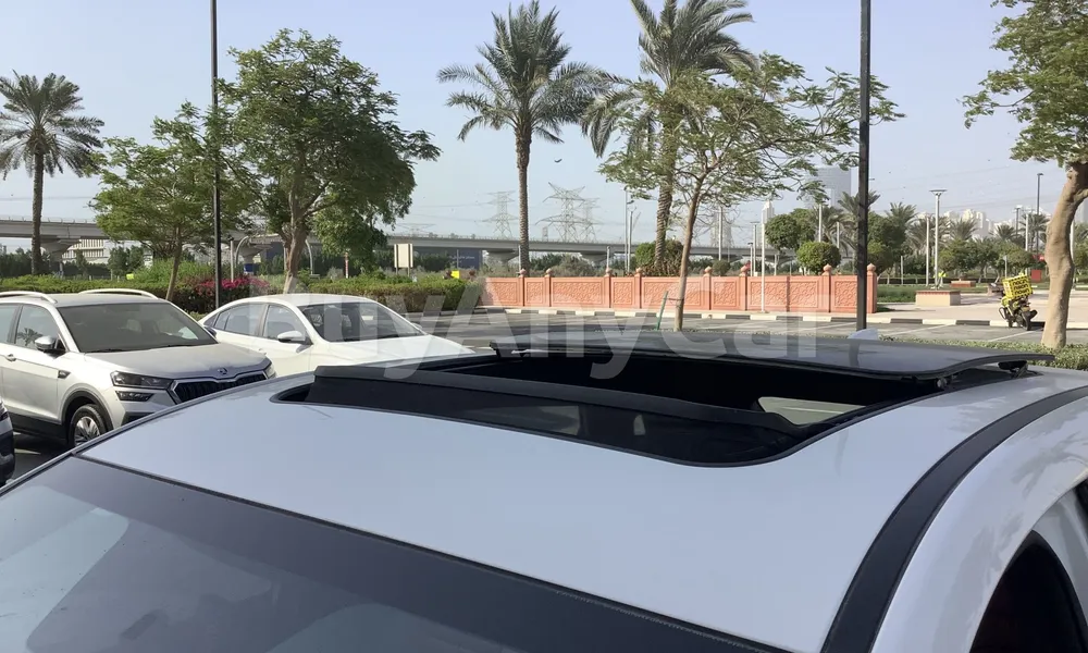 Vehicle photo 5