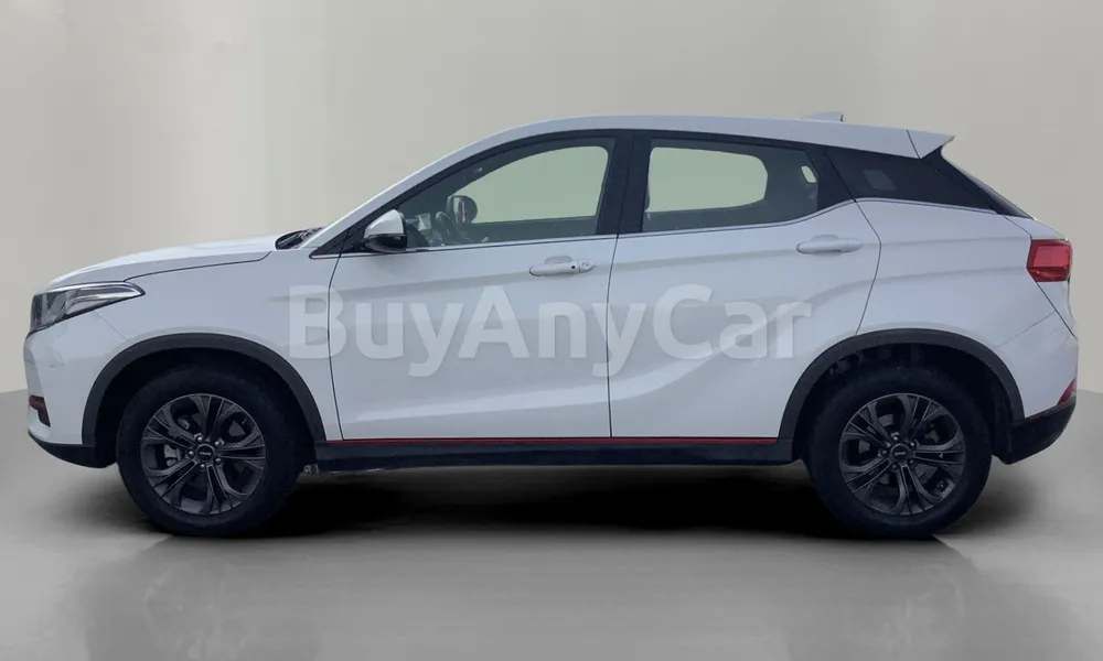 Vehicle photo 4