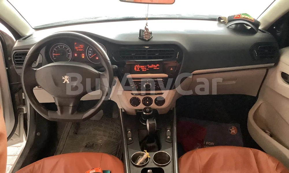 Vehicle photo 8