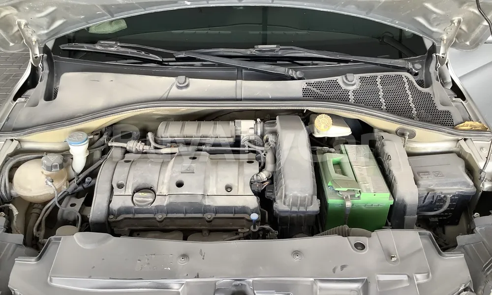 Vehicle photo 7