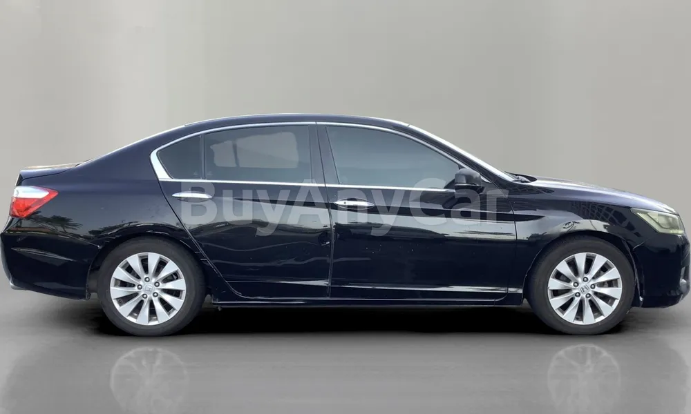 Vehicle photo 3