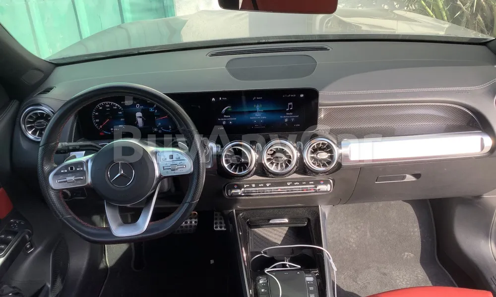Vehicle photo 7