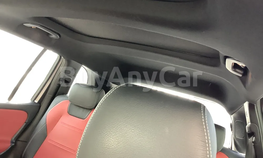 Vehicle photo 9