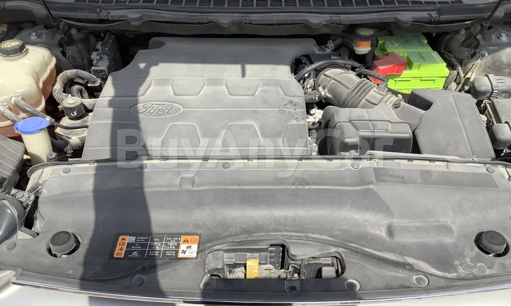 Vehicle photo 6