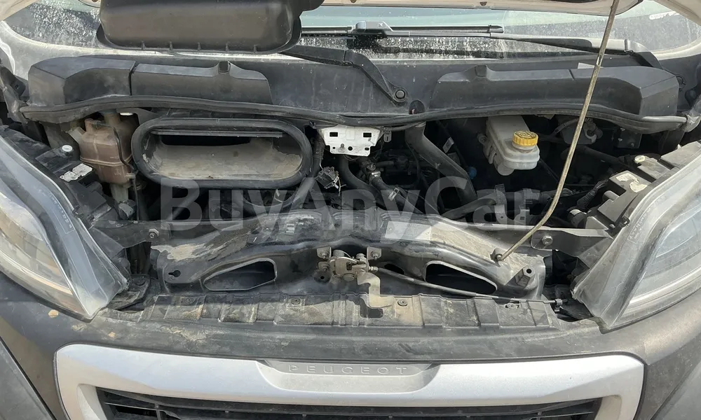 Vehicle photo 6