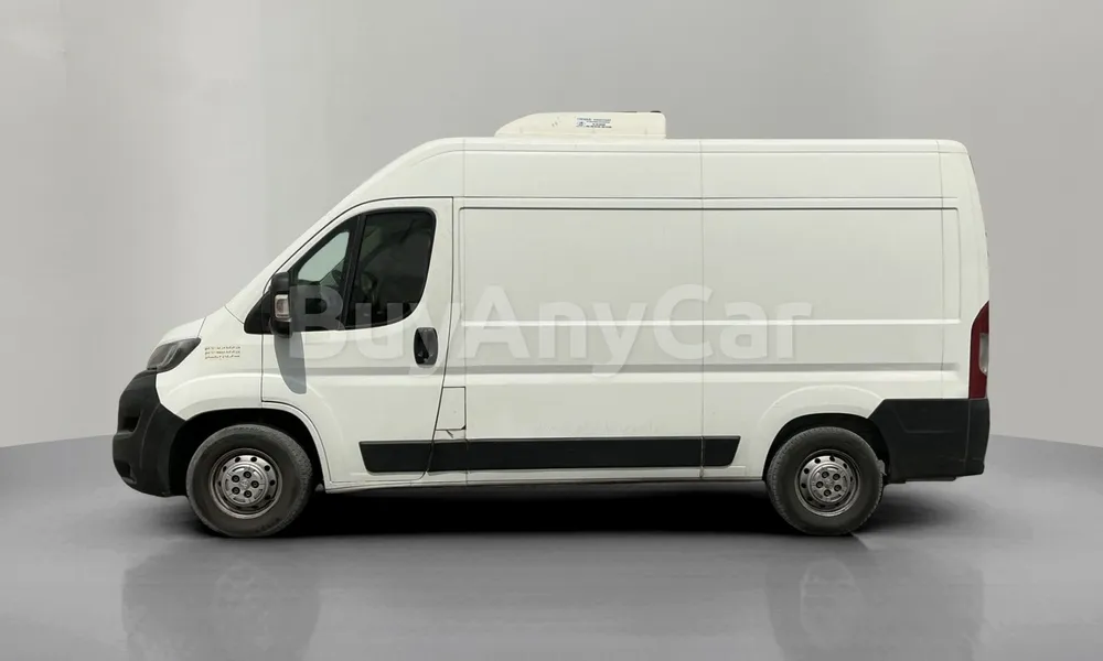Vehicle photo 4