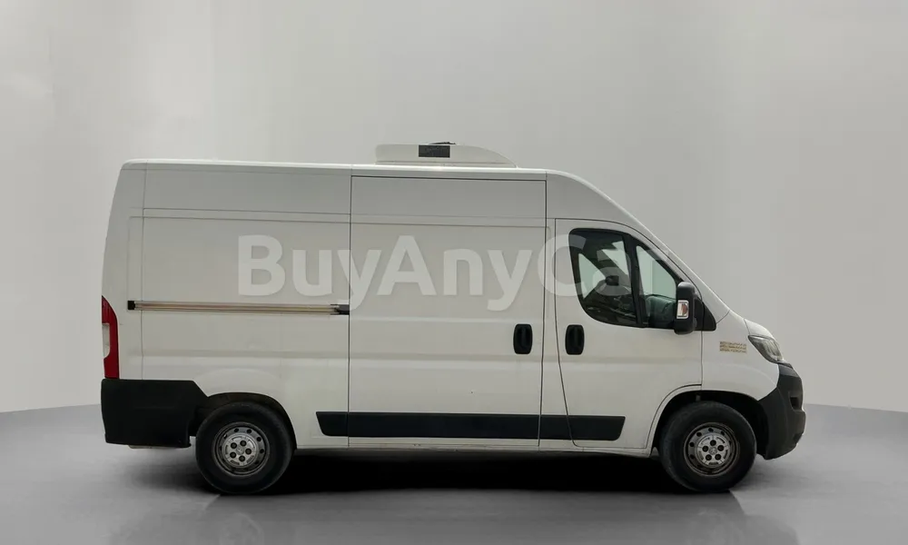 Vehicle photo 3