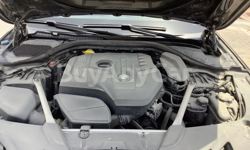 Vehicle photo 5