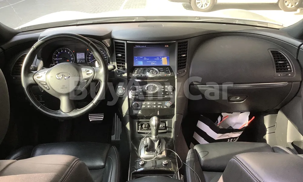 Vehicle photo 8