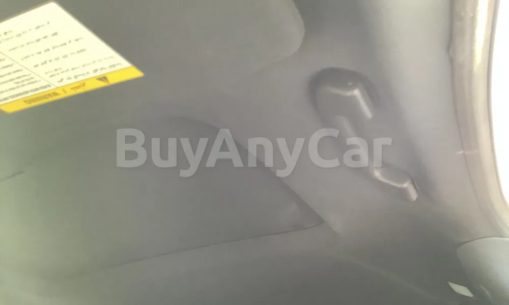 Vehicle photo 9