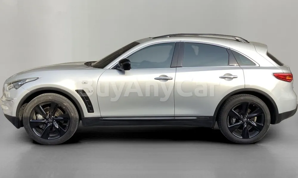 Vehicle photo 4
