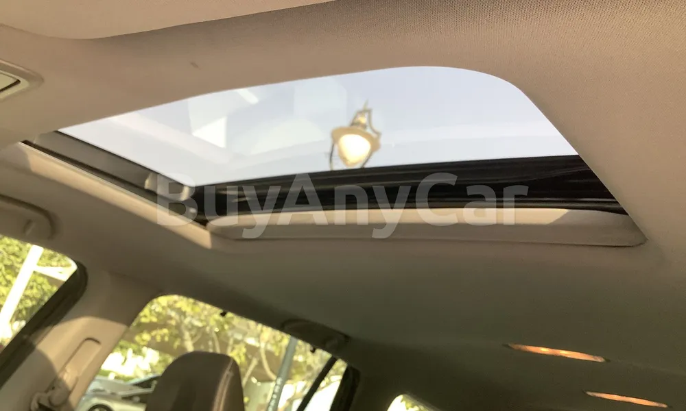 Vehicle photo 9