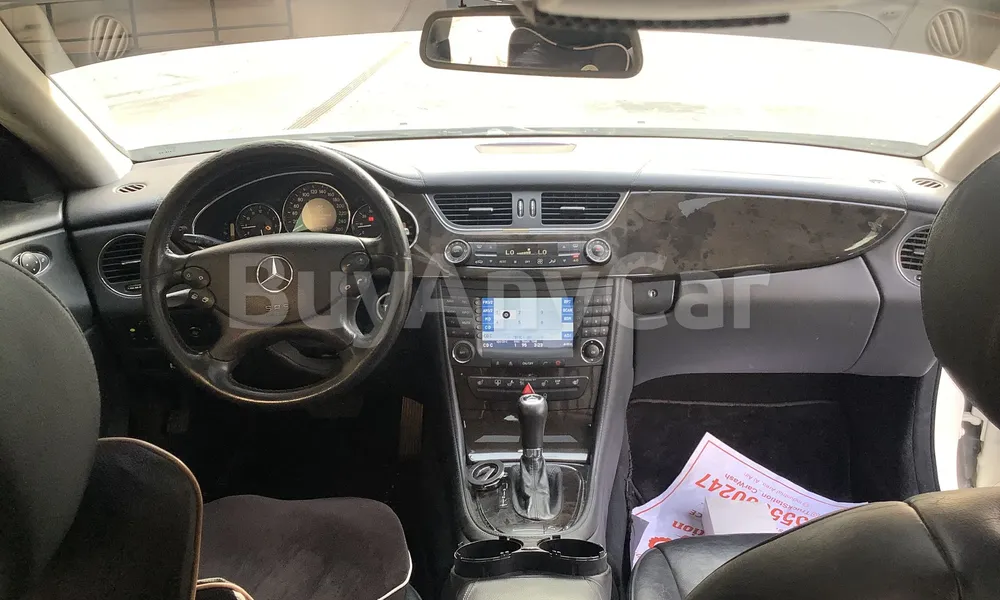 Vehicle photo 9