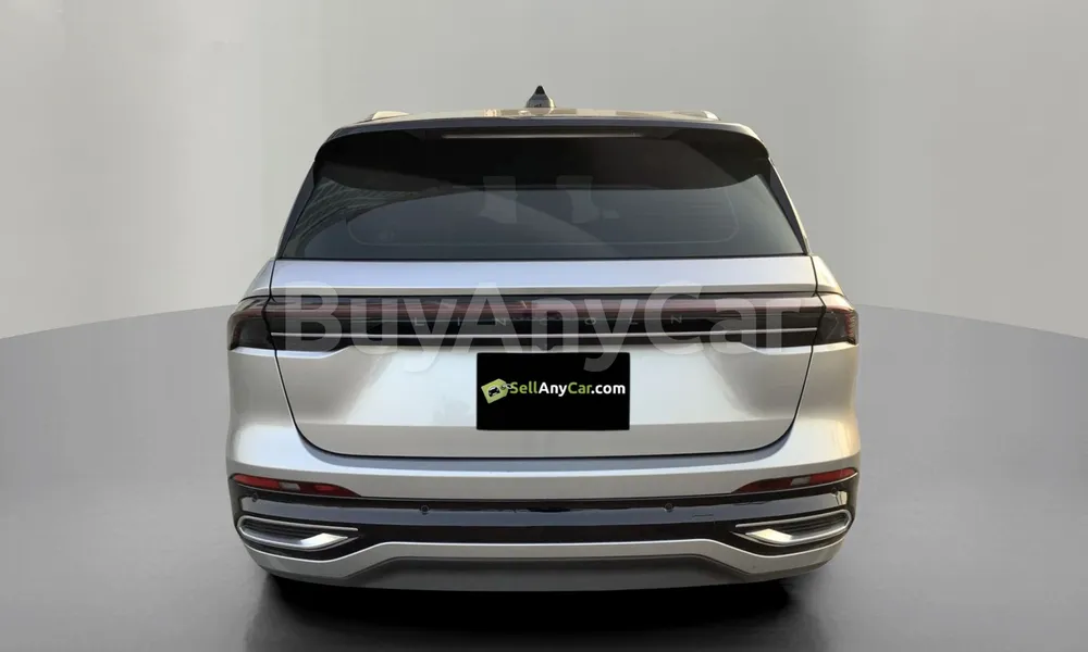 Vehicle photo 2