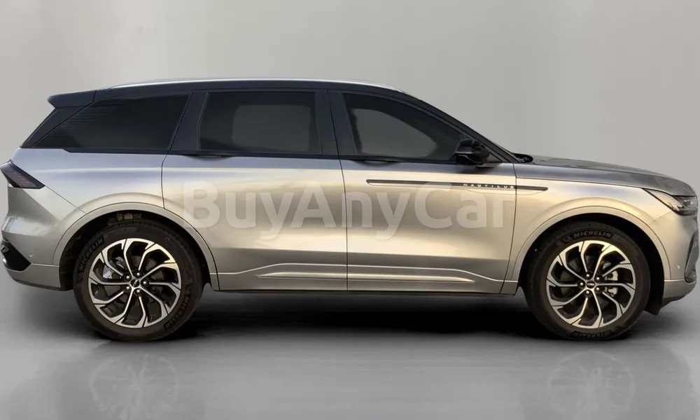 Vehicle photo 3