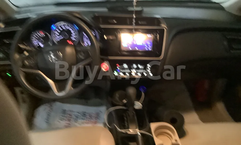 Vehicle photo 8